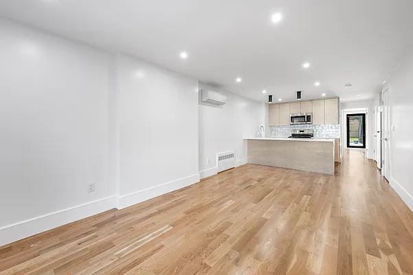 Rented by Cooper & Cooper Real Estate | media 10