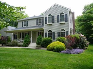 71 Tanglewood Rd, New Hartford, CT 06057