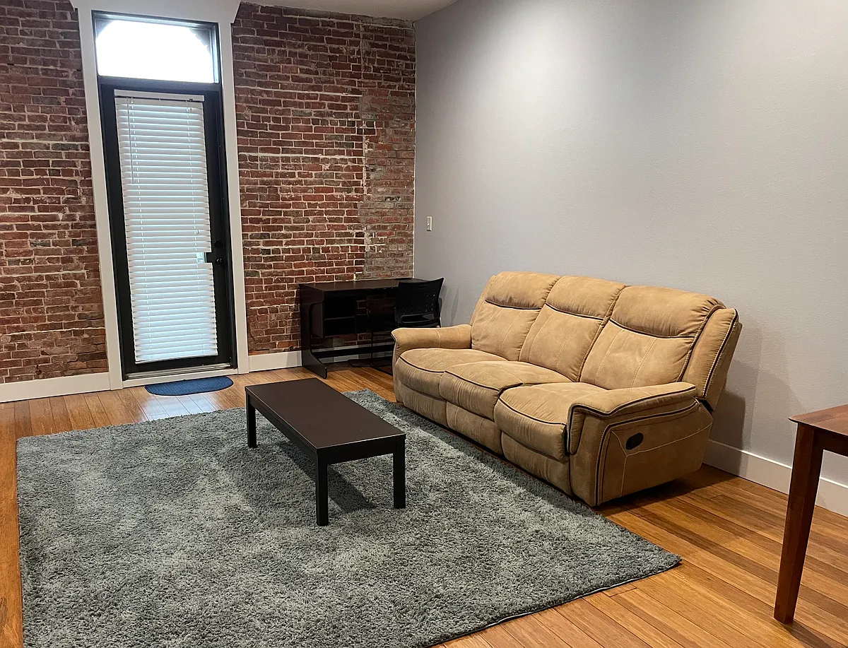 Building Photo - 124 Saint Johns Ave #13