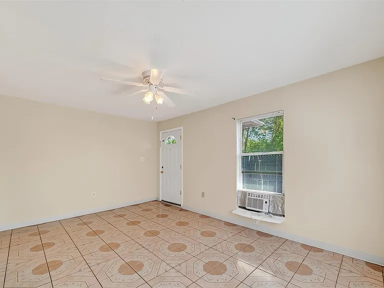 968 Garapan St — Photo 8
