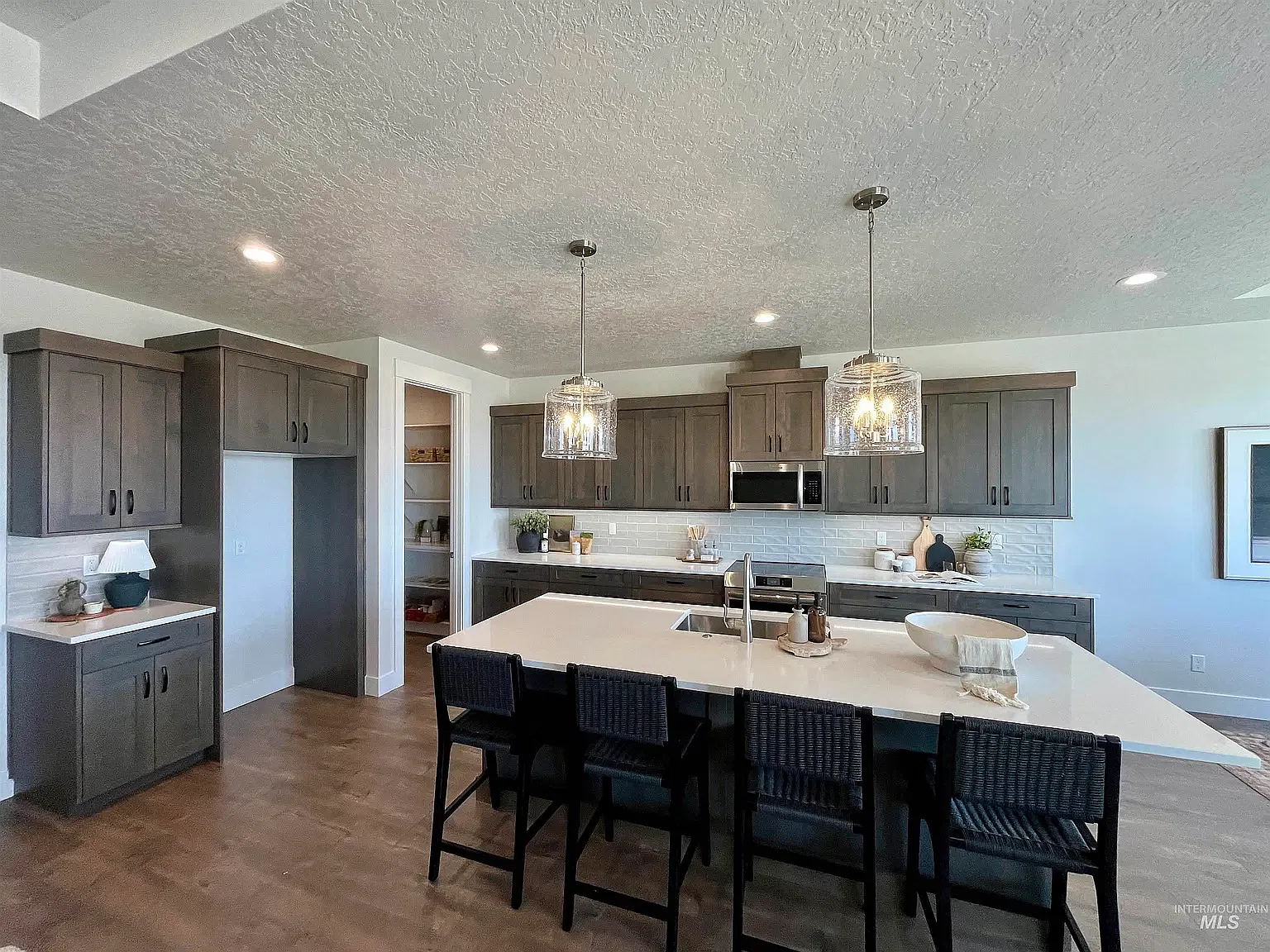 5 bed, 2.5 bath, 2973 sqft, $3,600 — Photo 4