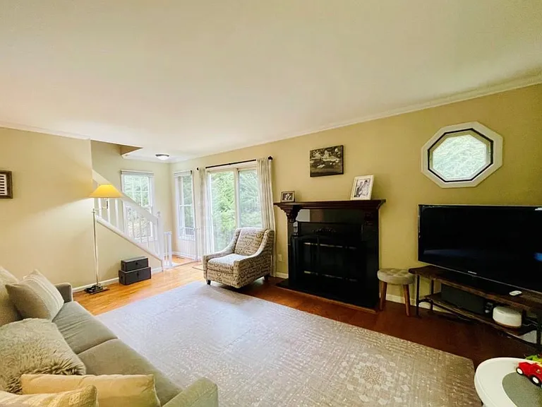 301 Kensington Way — Photo 13