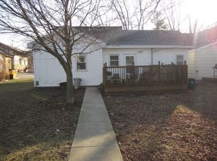 110 S Vine St, Lexington, IL 61753