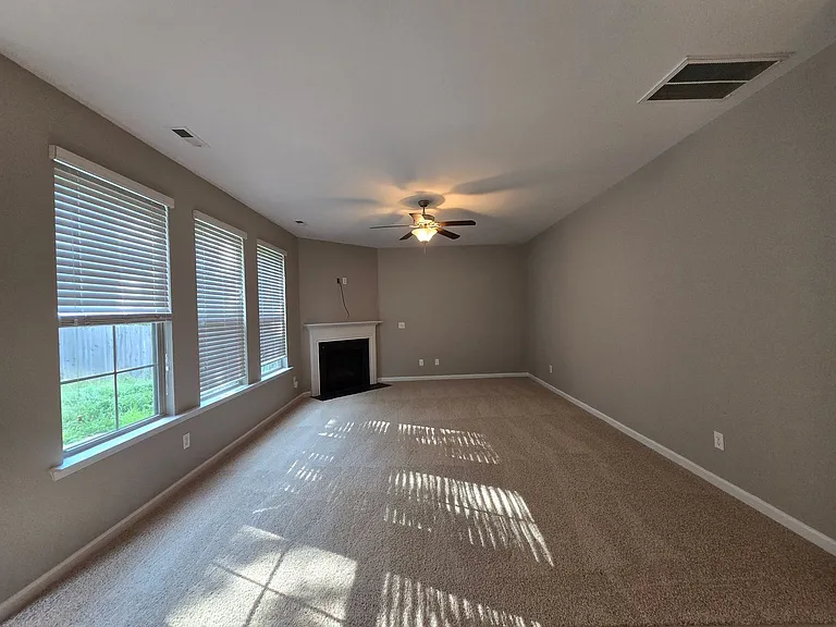 271 River Oak St — Photo 5