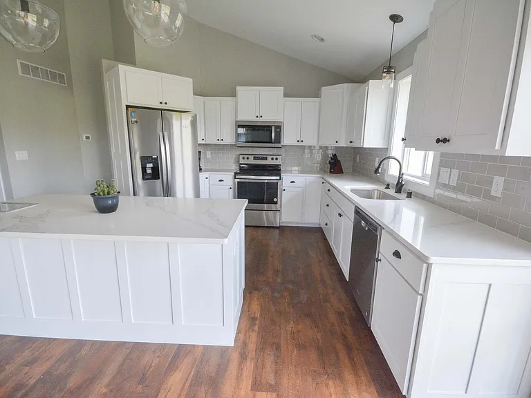 3548 Bridgeview Dr SE — Photo 5