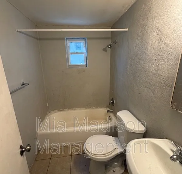 1017 Wexler St — Photo 6