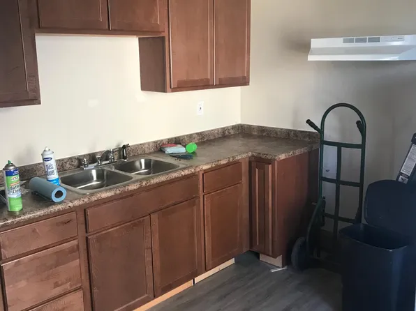 28 1/2 Maple St SE, Niles, OH 44446