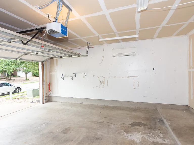 913 Coronation Way — Photo 41