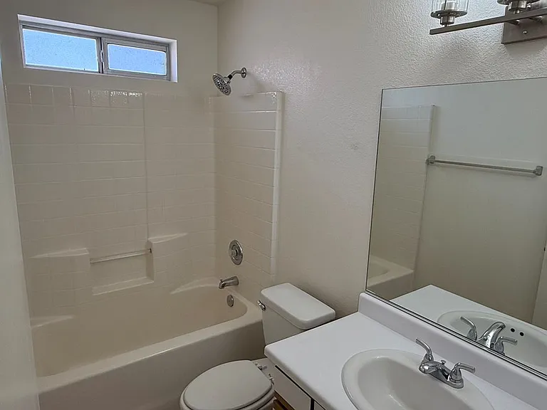 3128 Jamaica Blvd S — Photo 14