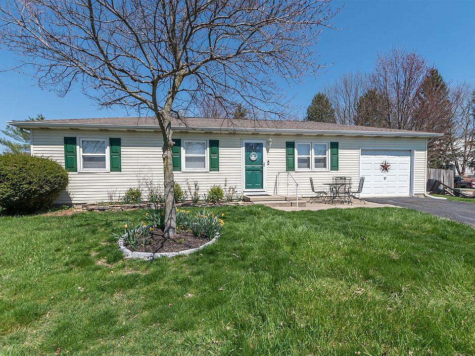 1st image of 116 Andrew Ct E