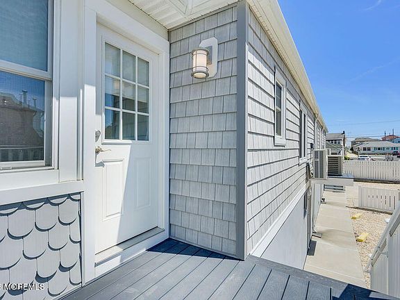 5th image of 224 Randall Avenue #7