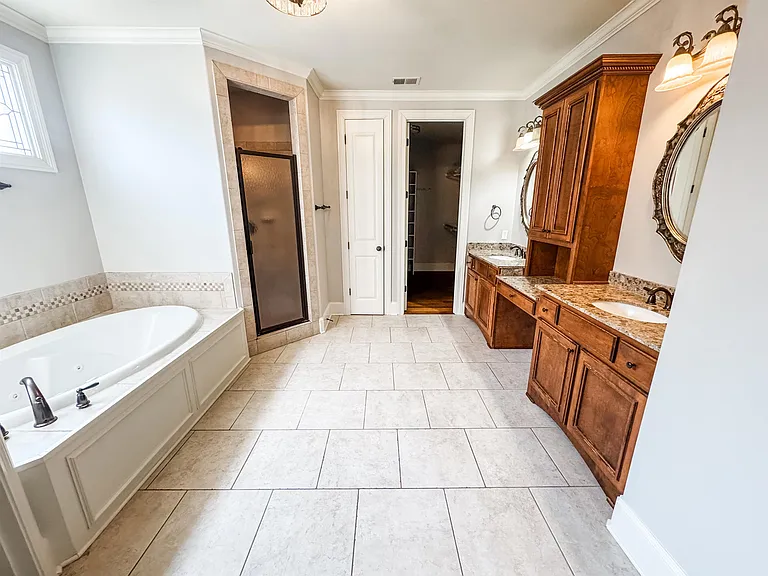 713 Briston Ln — Photo 11