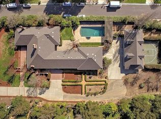 17920 Daves Ave, Monte Sereno, CA 95030