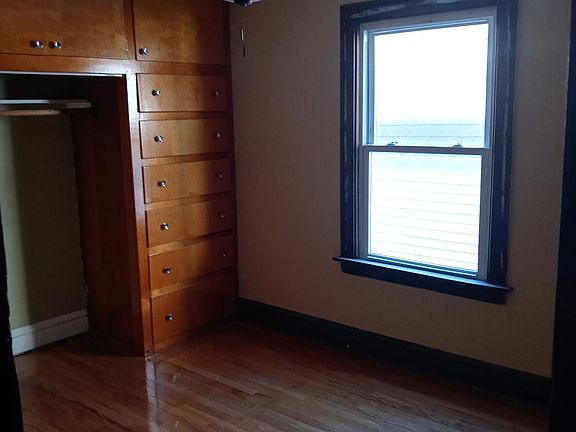 5th image of 2529 N Hamlin Ave Floor 2