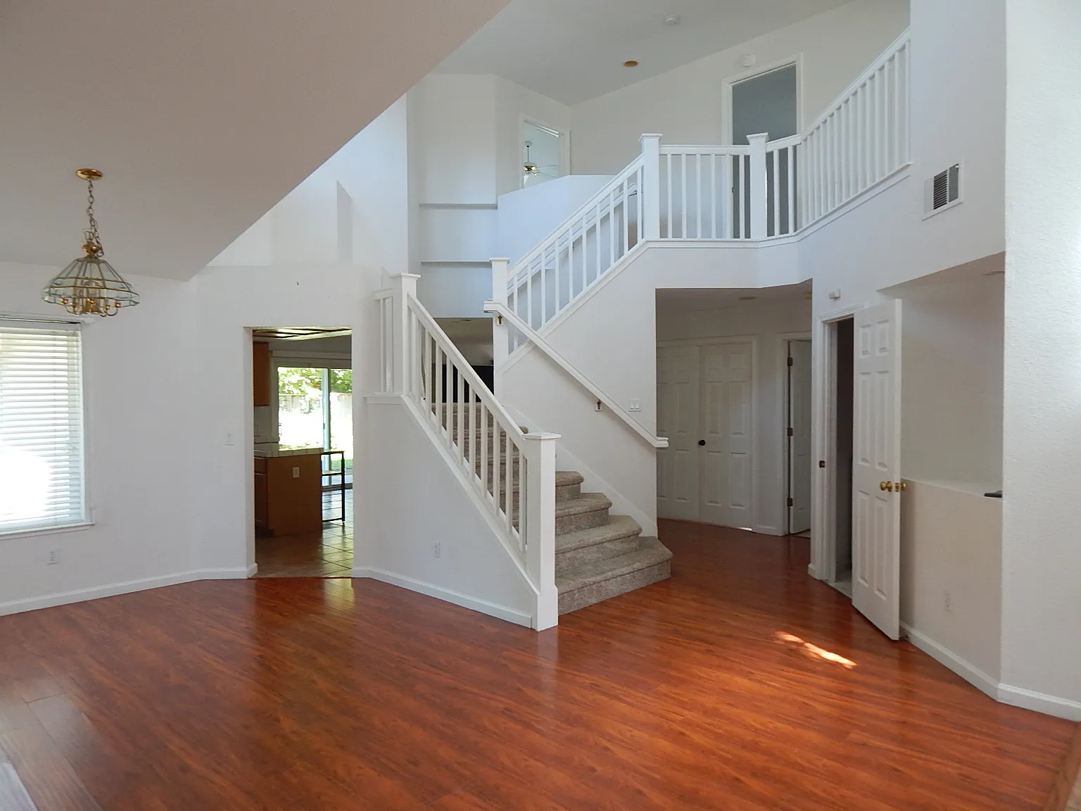 4 bed, 1833 sqft, $3,600 — Photo 4