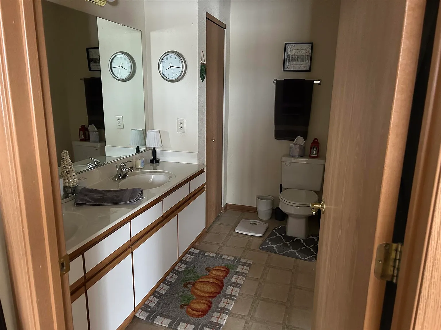 Adam's Court Apartments — Photo 2