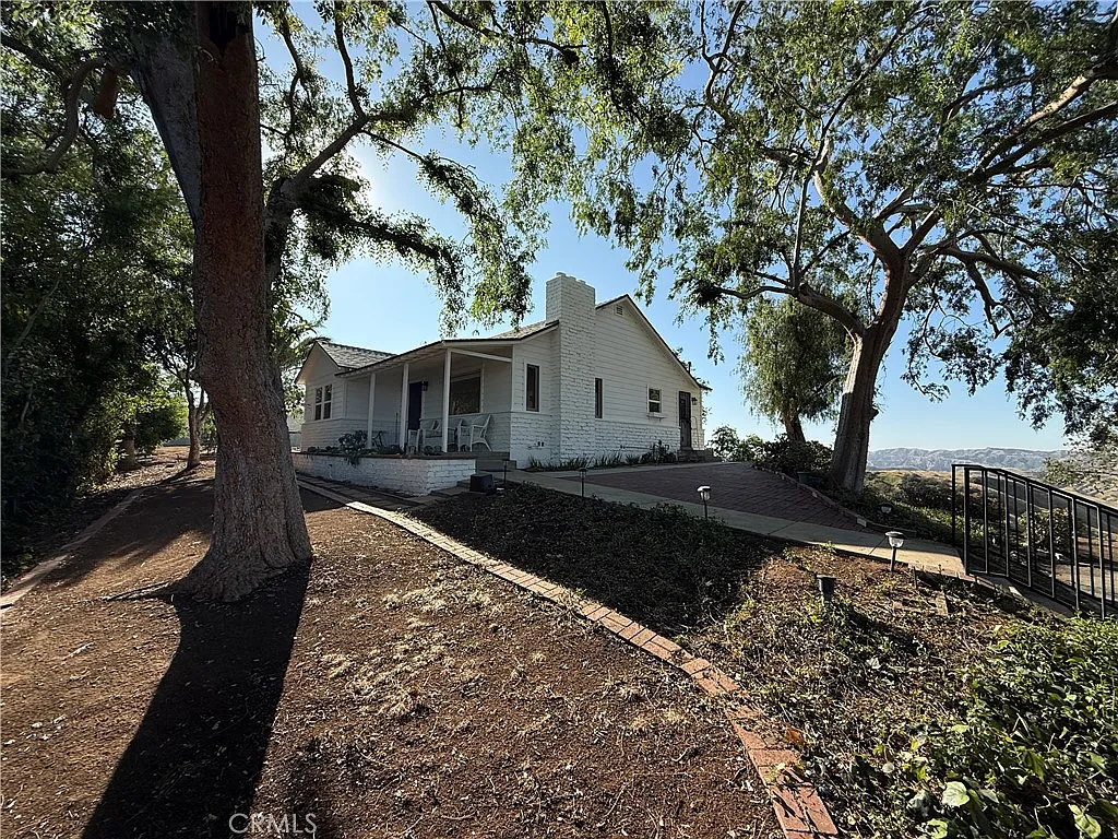 Building Photo - 126 E Sunset Ct