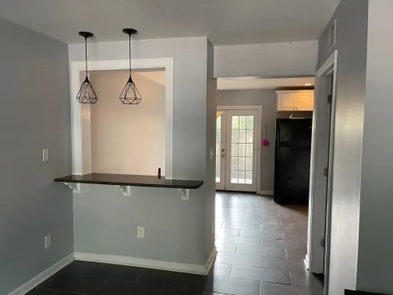 3 bed, 1188 sqft, $2,950 — Photo 3