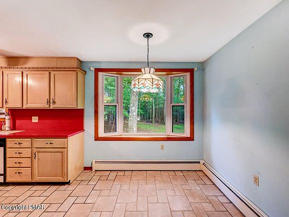 4th image of 3186 Hillcrest Dr