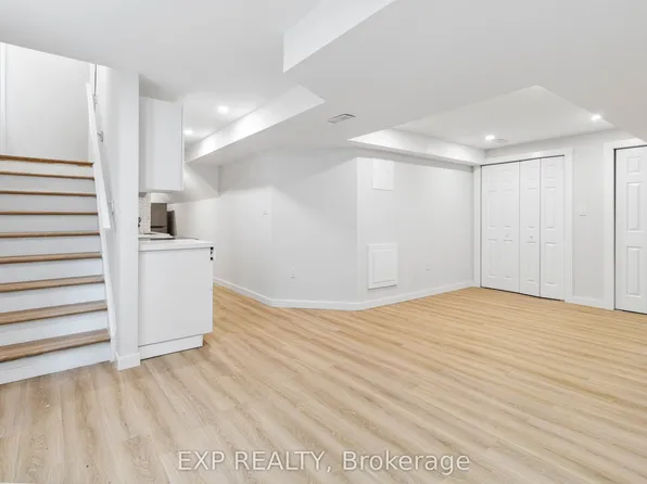 397 Scott Blvd, Milton, ON L9T 0T1