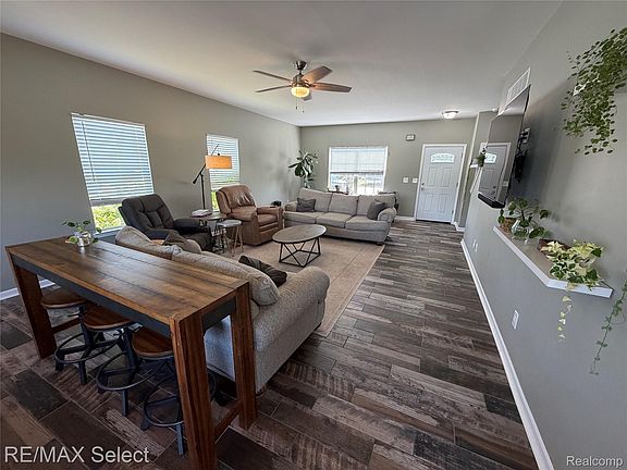 5th image of 452 Lydia Ln