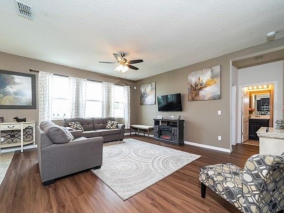 4th image of 3163 Zander Dr