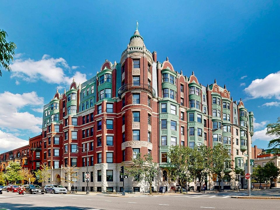 1st image of 4 Charlesgate E APT 406