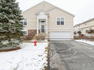102 Terra Springs Dr, Volo, IL 60020