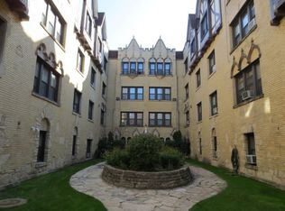 5653 N Spaulding Ave APT 2E, Chicago, IL 60659