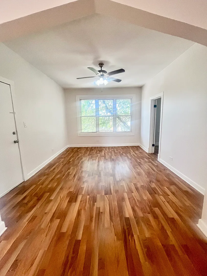 2 bed, 985 sqft, $1,400 — Photo 2