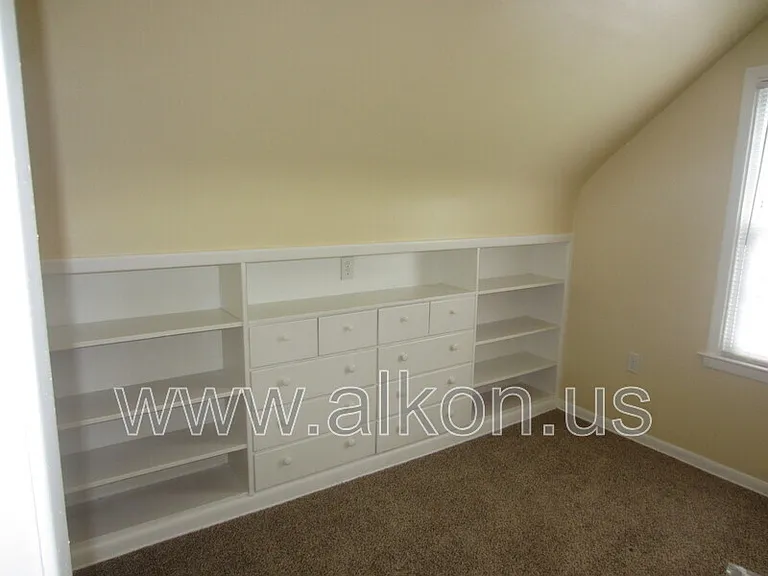 2411 Webster Ave — Photo 16