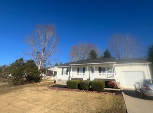 1305 39th St SW, Hickory, NC 28602