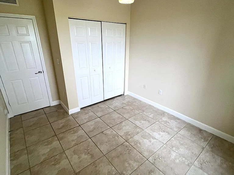 9401 SW 172nd Ave — Photo 17