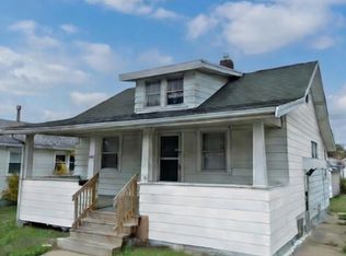 947 Center Point Rd NE, Cedar Rapids, IA 52402