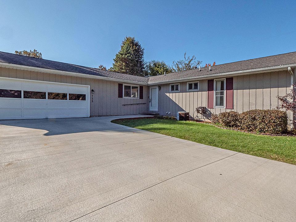 1st image of 733 Shadybrook Dr