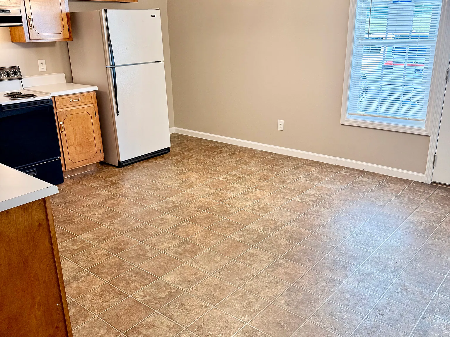 2 bed, 1.5 bath, 1120 sqft, $1,000 — Photo 4