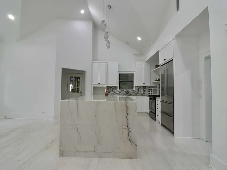 3302 Olive St — Photo 16