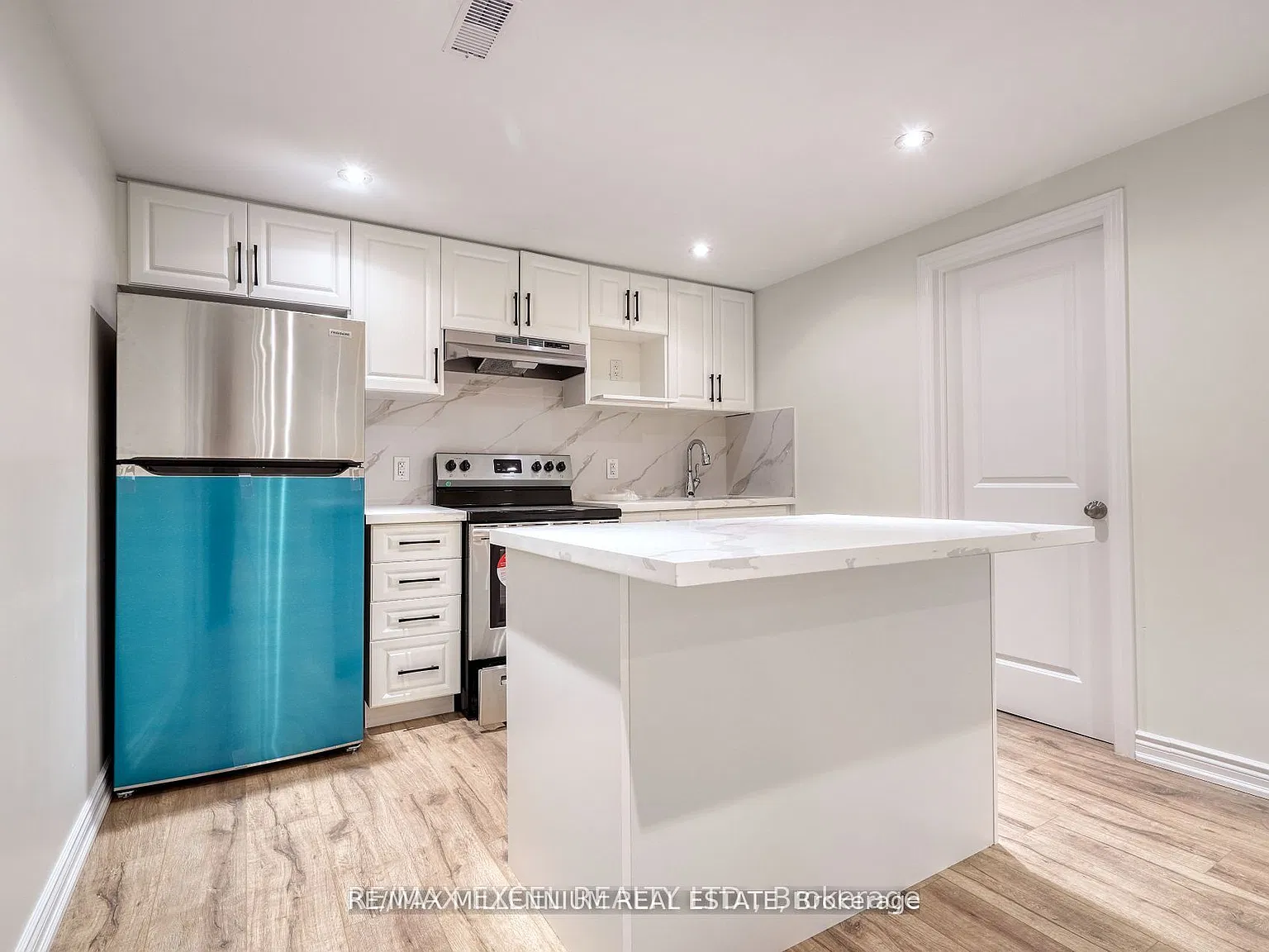 2 bed, $2,200 — Photo 3