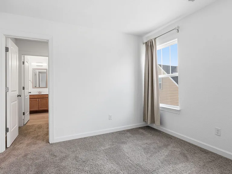 208 Ryker Rd E — Photo 26