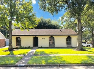802 Redway Ln, Houston, TX 77062