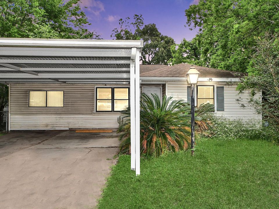 1st image of 15709 Woodforest Blvd