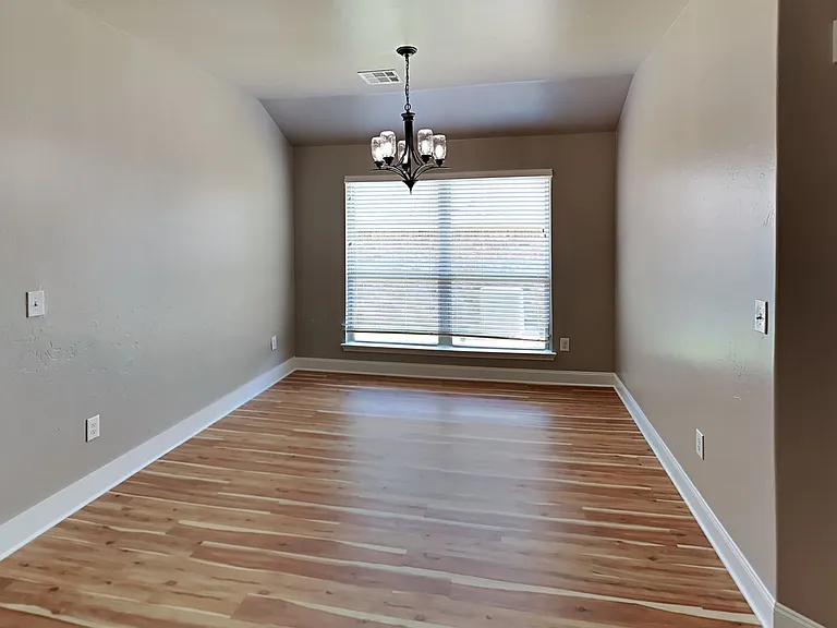 11305 NW 94th St — Photo 7