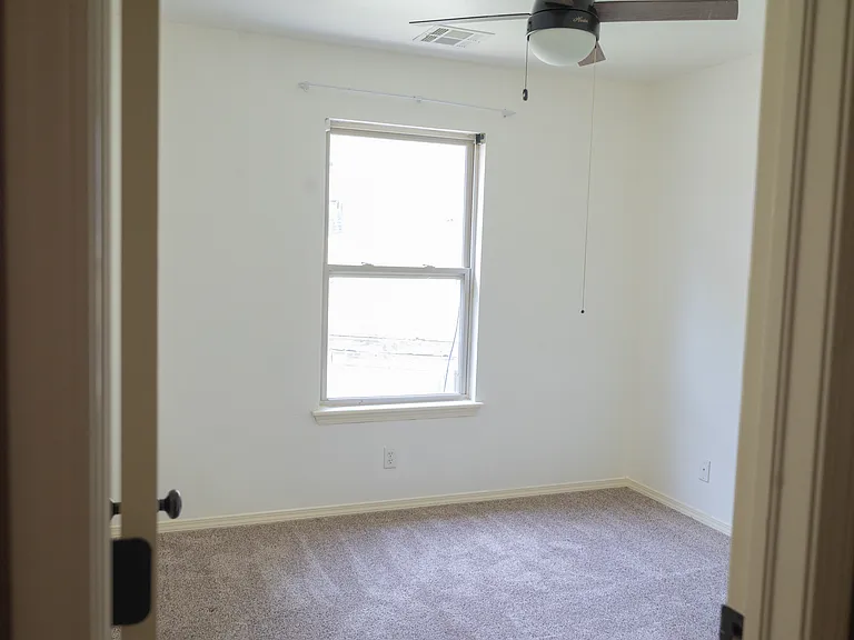8328 S Gardenia Ave — Photo 21