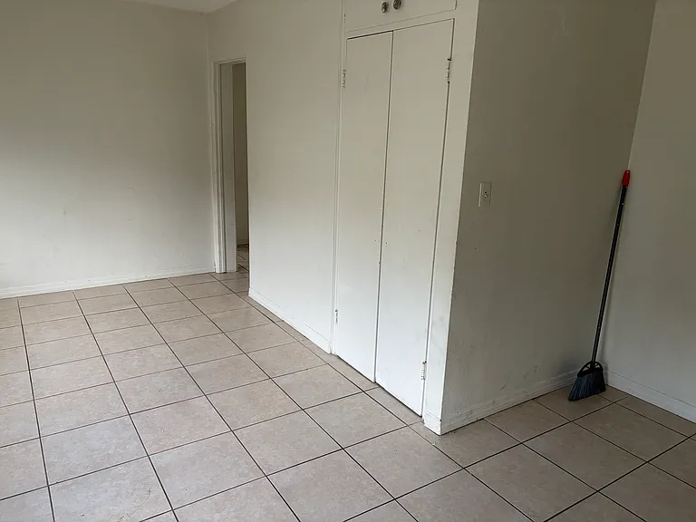 2141 Brook Dr — Photo 4