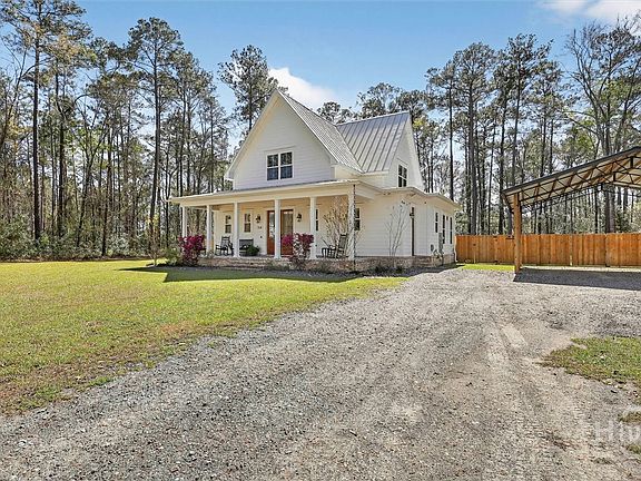 5th image of 320 Long Pond Road