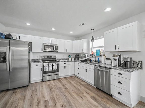 3rd image of 133 La Vista Dr