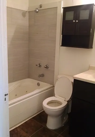 635 Adams St NE — Photo 4