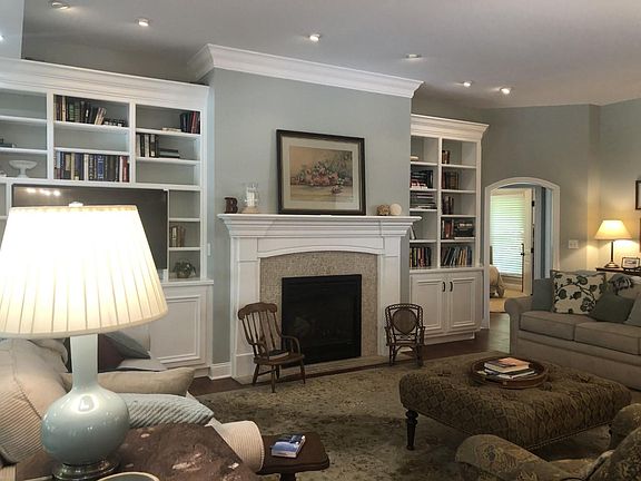 3rd image of 779 S Forest Dr