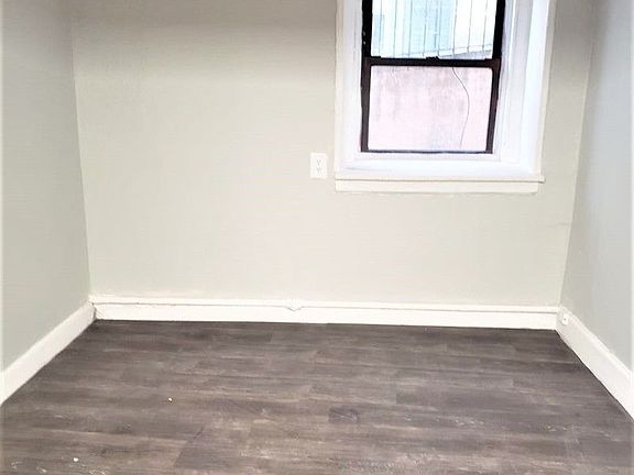 3rd image of 622 Mead St APT 1