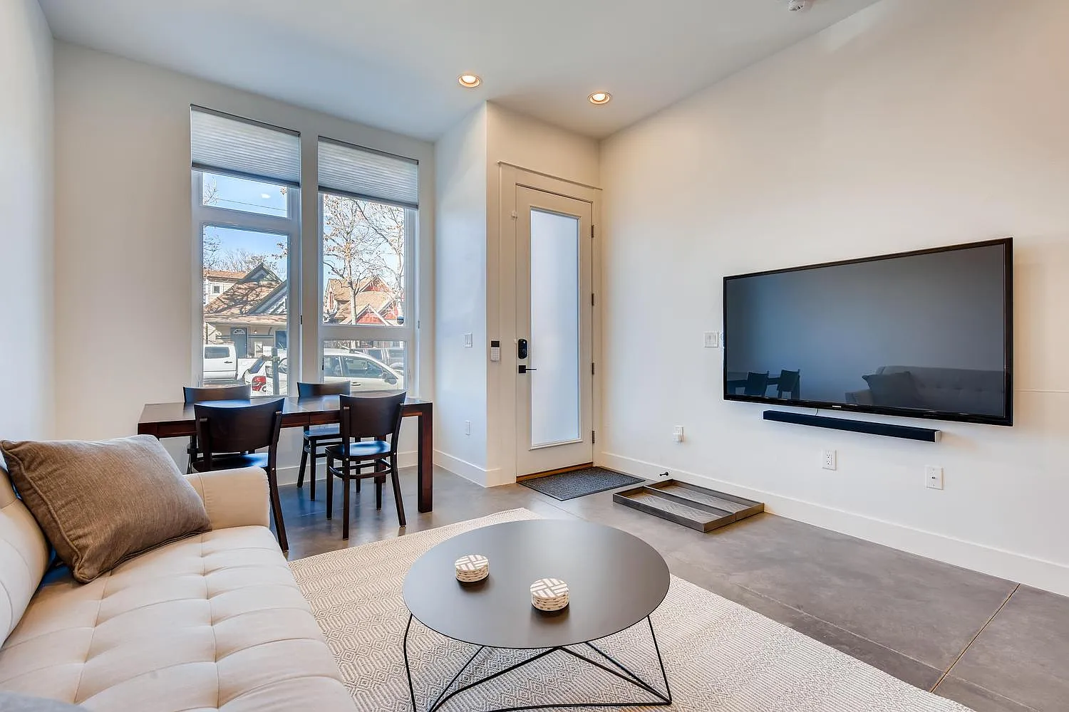 3 bed, 1475 sqft, $3,000 — Photo 2